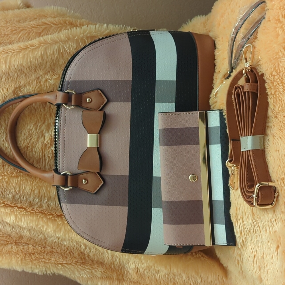 EUC Satchel with matching wallet & straps